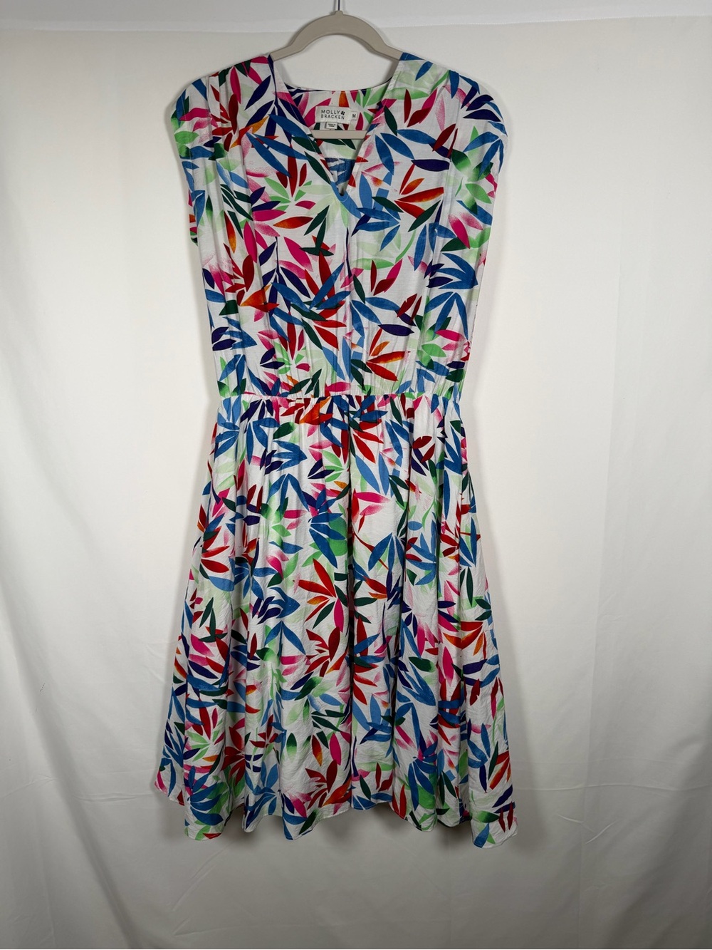 Molly Bracken Colorful Leaf-Print V-Neck Dress - Multicolor‎